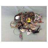 1 BAG WITH MIXED JEWELRY, PINS