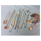 1 BAG WITH MIXED JEWELRY NECKLACES,BRACELETS,