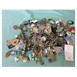 1 BAG WITH PINS,PENDANTS