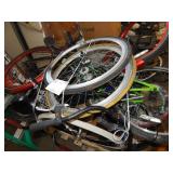 1 PALLET OF ASSORTED BIKES BEACH CRUISERS, BMX BIK