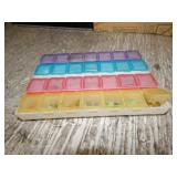 1 BOX OF ARTS AND CRAFTS BRACELET BEADS