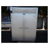 TRAULSEN STAINLESS STEEL REACH-IN REFRIGERATOR GHT