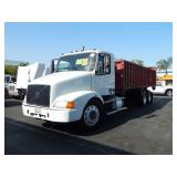 1999 VOLVO VNM64T