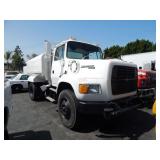 1995 FORD LA9000