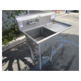 INDUSTRIAL KITCHEN SINK UNKNOWN MAKE & MODEL.