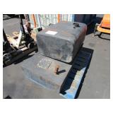 TWO EXTERNAL FUEL TANKS