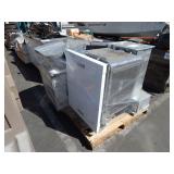 PALLET WITH ONE OVEN/ ONE DISHWASHING MACHINE / AN