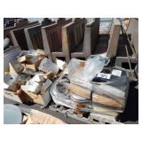 PALLET OF ASSORTED MISCELLANEOUS ITEMS.