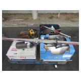 PALLET OF ASSORTED MISCELLANEOUS ITEMS.