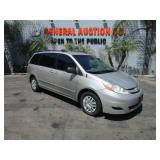 2010 TOYOTA  SIENNA