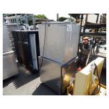 SMALL COMMERCIAL OVEN AND REFRIGERATOR  UNKOWN MAK