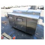 TRUE COMMERCIAL REFRIGERATOR