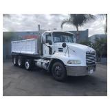 2003 MACK CX613 VISION