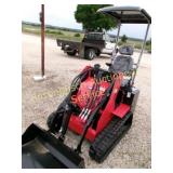 Ride On Gas Skidsteer Loader   (KEY)