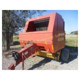 New Holland 688 Round Bailer