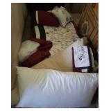 King Bedspread & 2 Pillows