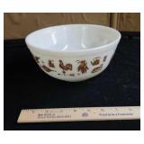 Pyrex 9" mixing bowl
