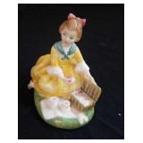 Royal Doulton figurine "Picnic", small chip