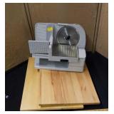Meat slicer & 2 wooden cutting boards