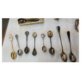 Souvenir spoons & metal items