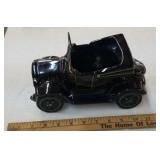 9 inch pottery automobile planter