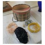 4 Vintage hats & hatbox