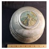 Covered candy music box