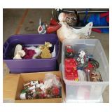 Large group of Christmas items & totes
