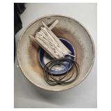 Vtg. Metal Bowl /  Vtg. Enamelware pan / Vtg R