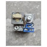 Pilot gas valve