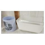 Vtg Pyrex refrigerator dish white & lid /