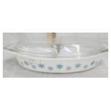 Vtg Pyrex divided Casserole dish& lid
