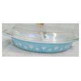 Vtg Pyrex divided Casserole dish & lid