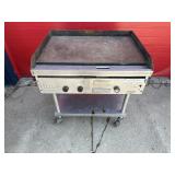 Industrial kitchen flat top griddle
