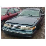 1996 FORD CROWN VICT 4 DOOR BLUE