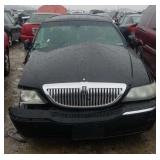 2004 LINCOLN TOWN CAR 4 DOOR BLACK