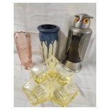 Vtg. Depression glass tri- Footed happiness