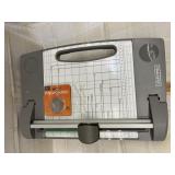 Fiskers Portable Rotery Cutting Board W/extra