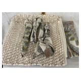 4 Placemats & Cloth Napkins w/napkin rings