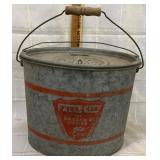 Falls City Oval Minnow Bucket
