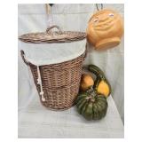 Round Rattan laundry hamper,  Vtg. Halloween