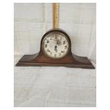 Vtg. 8 day mantle Clock