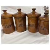 Storage containers