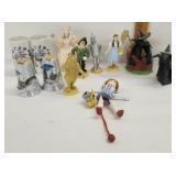 Vtg. Oz figurines, Las  Vegas  salt & Peper