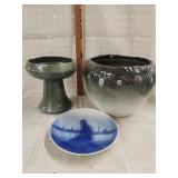Vtg. Roseville pottery, planter, Desire plate