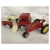 Vintage Tru-scale Tractor, metal toy truck