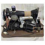 Vtg.Deluxe sewing machine