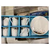 Fine Porcelain Tea Cups & Saucers 6 ea