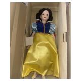 Disneys Snow White collectors doll