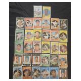 32 1959 Topps Baseball Cards: Billy Martin